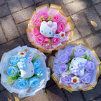 TwoCutesy™ Kawaii Kitty Cat Dolls With Artificial Flowers Bouquet