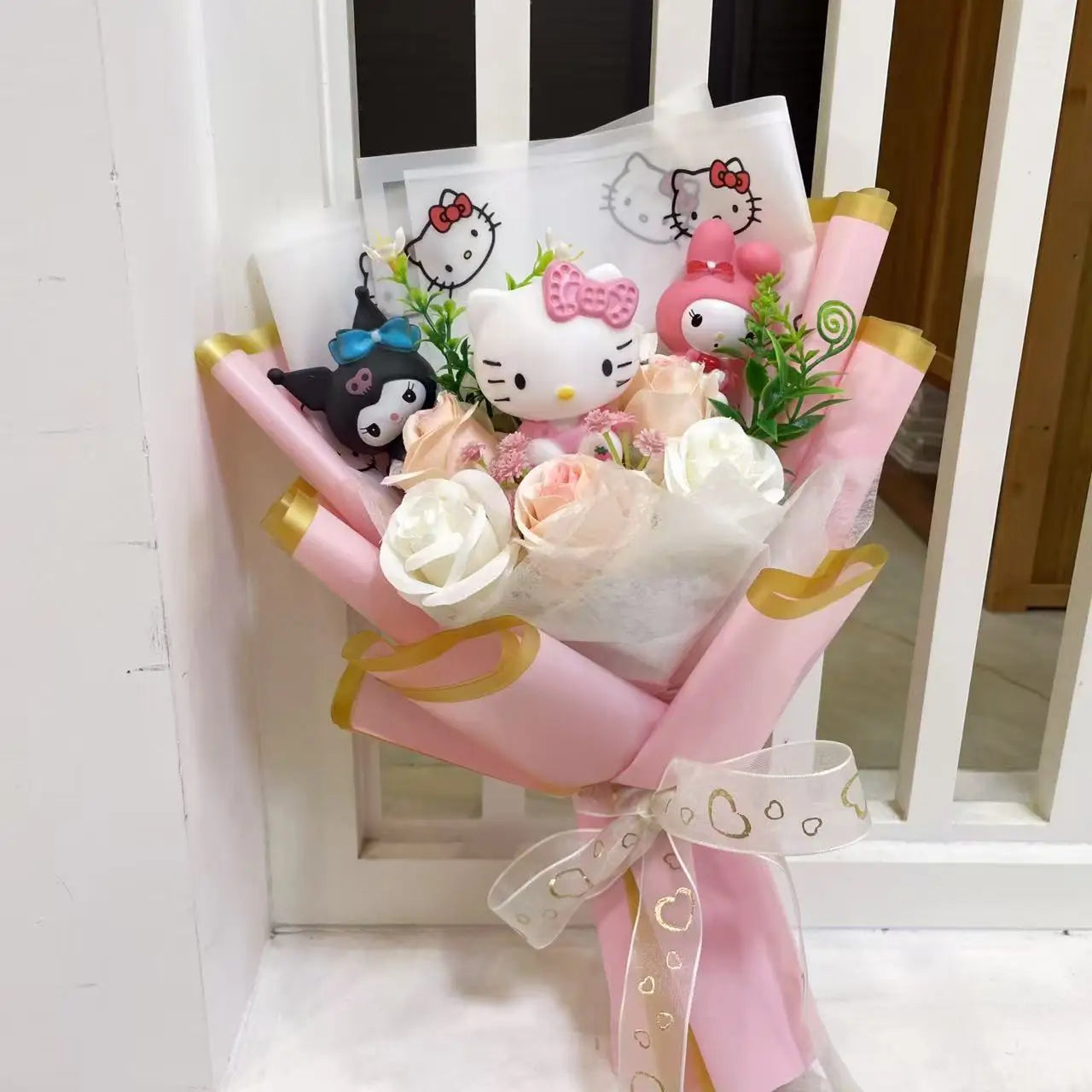 TwoCutesy™ Kawaii Kitty Cat Dolls With Artificial Flowers Bouquet
